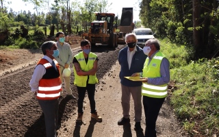 MOP: en plena ejecución  obras para la pavimentación del camino de la Cuarta Faja Gorbea que unirá la ruta 5 Sur con la zona lacustre