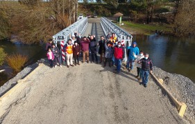 MOP instala puente Mecano que devuelve conectividad a 500 familias del sector de Chanco en Victoria