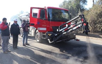 Gobierno Regional entrega al Ministerio de Obras Públicas camiones bacheadores para atender la red vial de La Araucanía