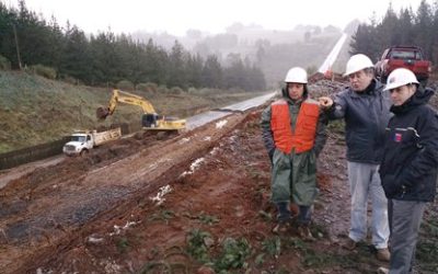 A TODA MAQUINA SE TRABAJA EN LA HABILITACION DE LA RUTA S-40 IMPERIAL-CARAHUE, AFECTADA POR DERRUMBE DE TIERRA