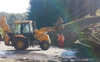 SE INICIARON TRABAJOS DE REPARACION DE LA RUTA S-40 NUEVA IMPERIAL – CARAHUE DAÑADA POR DESLIZAMIENTO DE TIERRA