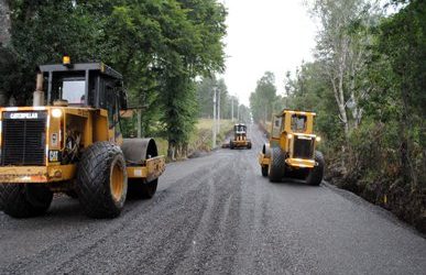 MOP trabaja intensamente en mejoramiento del camino Segunda Faja al Volcán