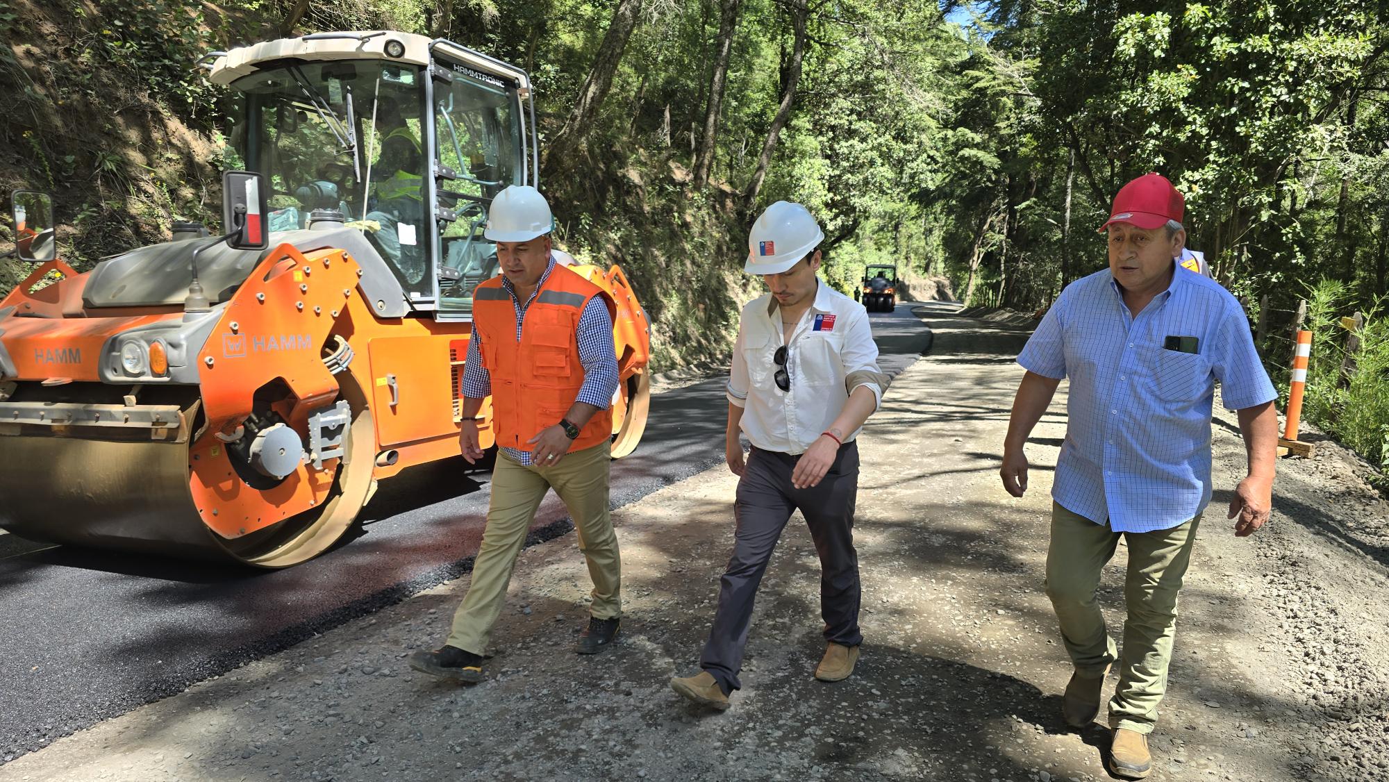 MOP trabaja en la pavimentación del camino de acceso a Colonia Radalco – Rariruca en Curacautín